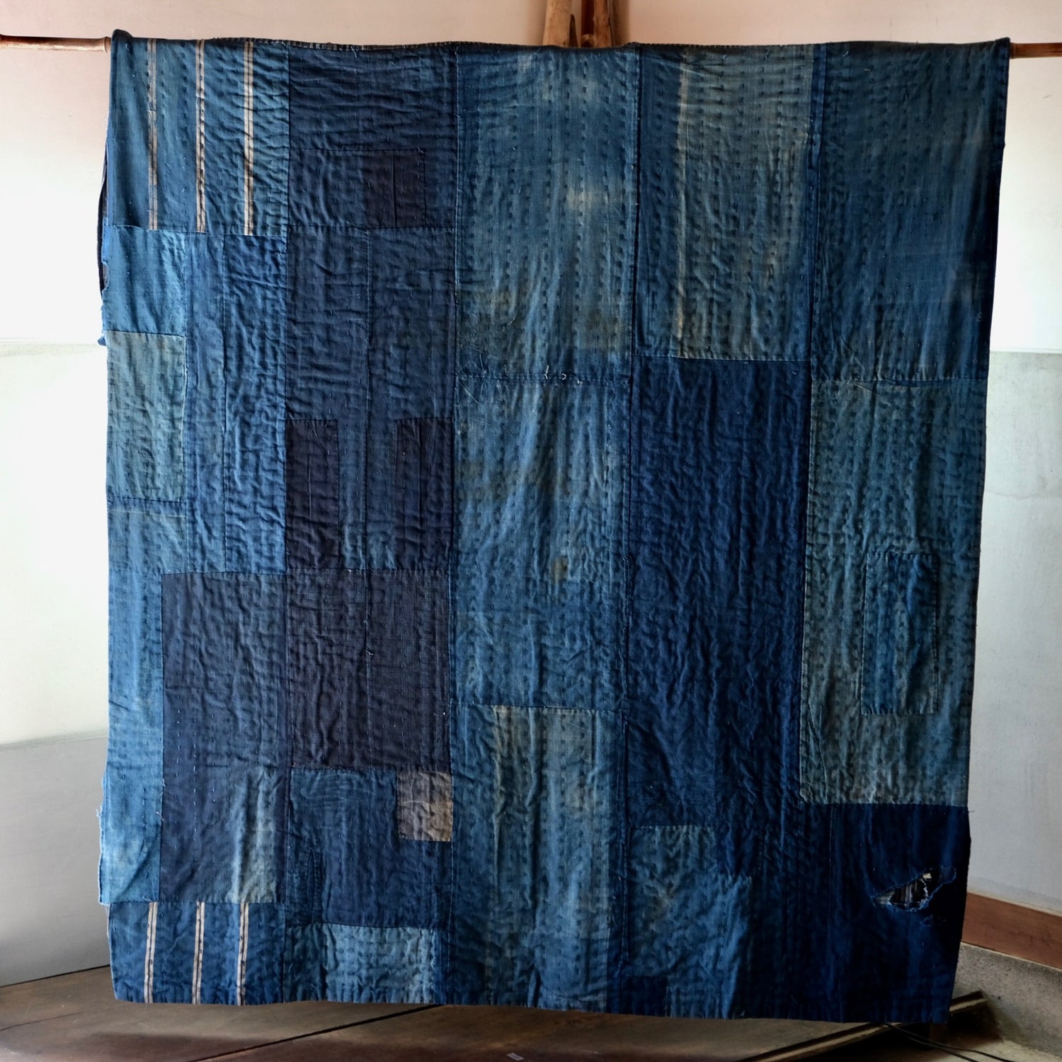 RUG & TEXTILE