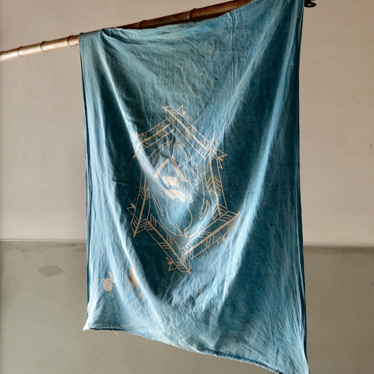 Vintage Japanese Furoshiki family crest indigo dyed cotton textile (b-7)