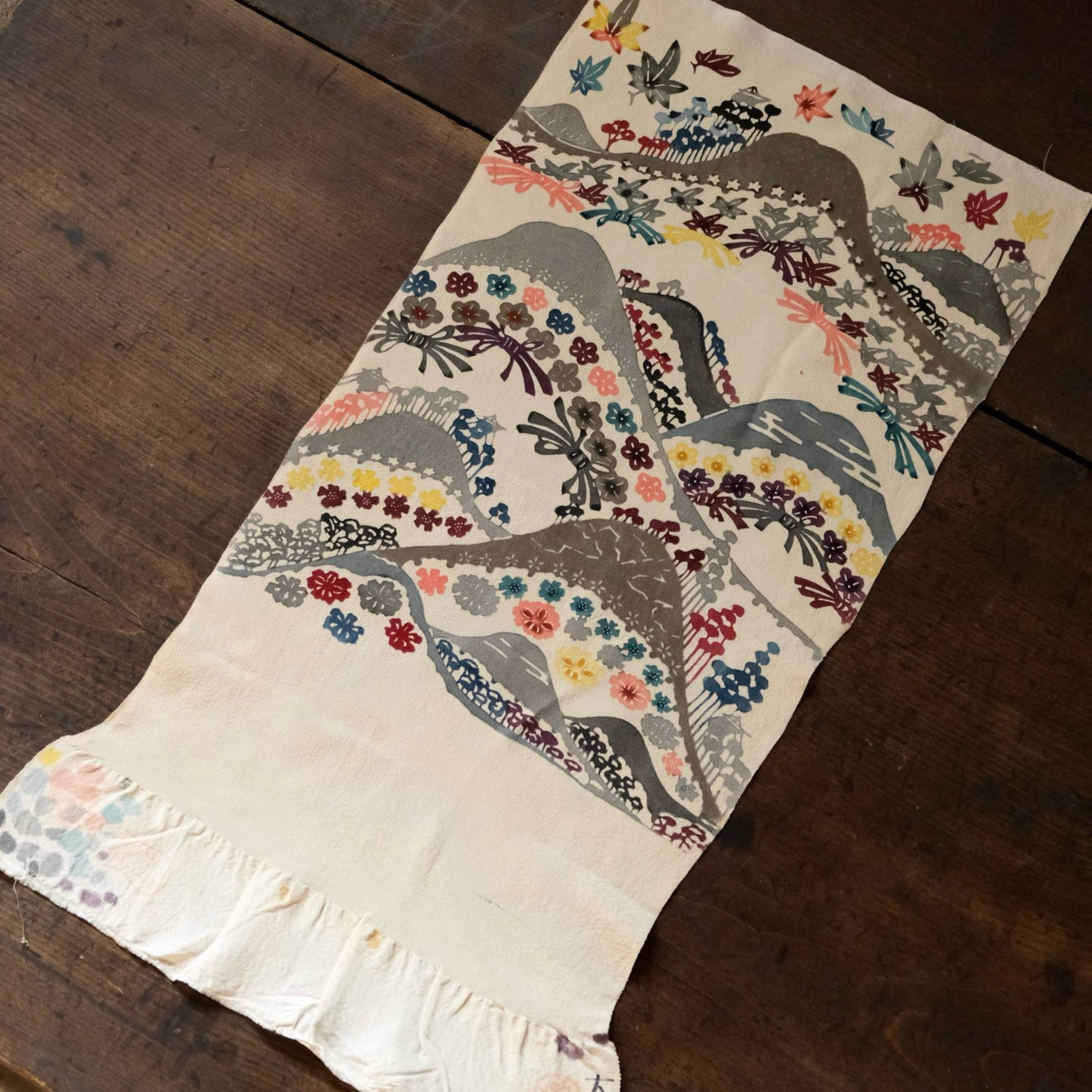 Vintage Japanese kimono silk textile Ryukyu Bingata Okinawa mountains (b-37)
