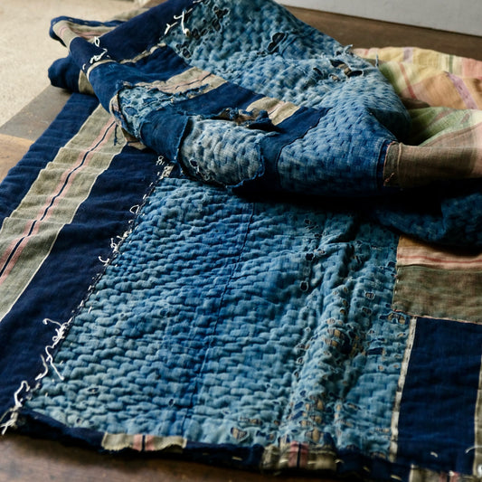 Vintage Japanese Thick Boro Rug - Reversible Sashiko Patchwork - Wabi-Sabi "Melting" Indigo Textile Art(b-44)