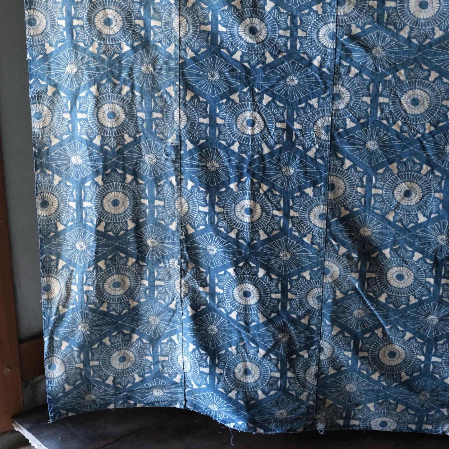 Vintage Japanese Katazome indigo chrysanthemum hexagon textile aizome (b-2)
