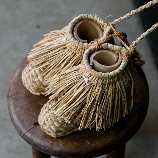 Vintage Japanese Straw Miniature Snow Boots (Yukin-ko Boots) set - Traditional Folk Craft Ornament from Ishikawa (b-60))