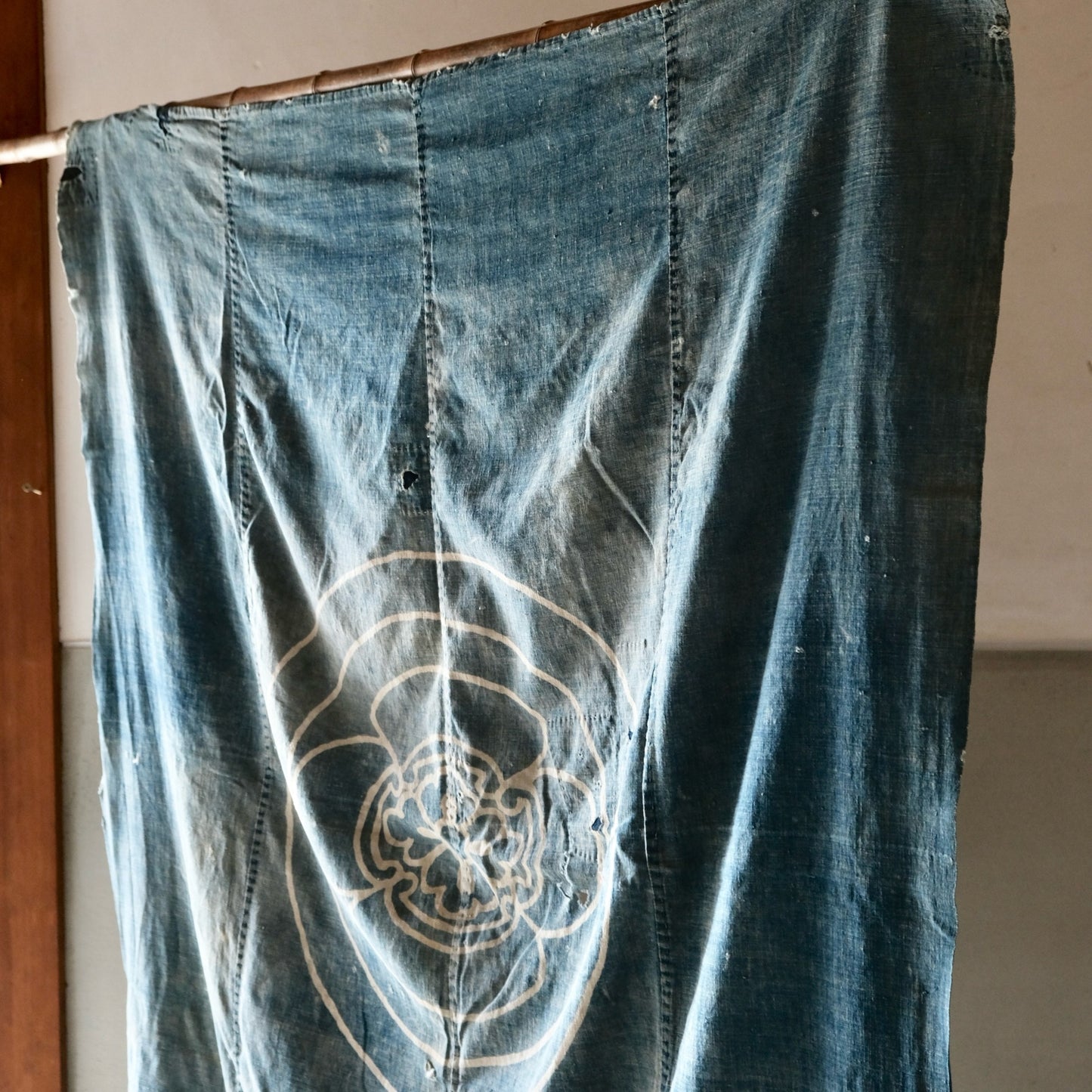Vintage Japanese Furoshiki Boro family crest indigo dyed textile (b-1)