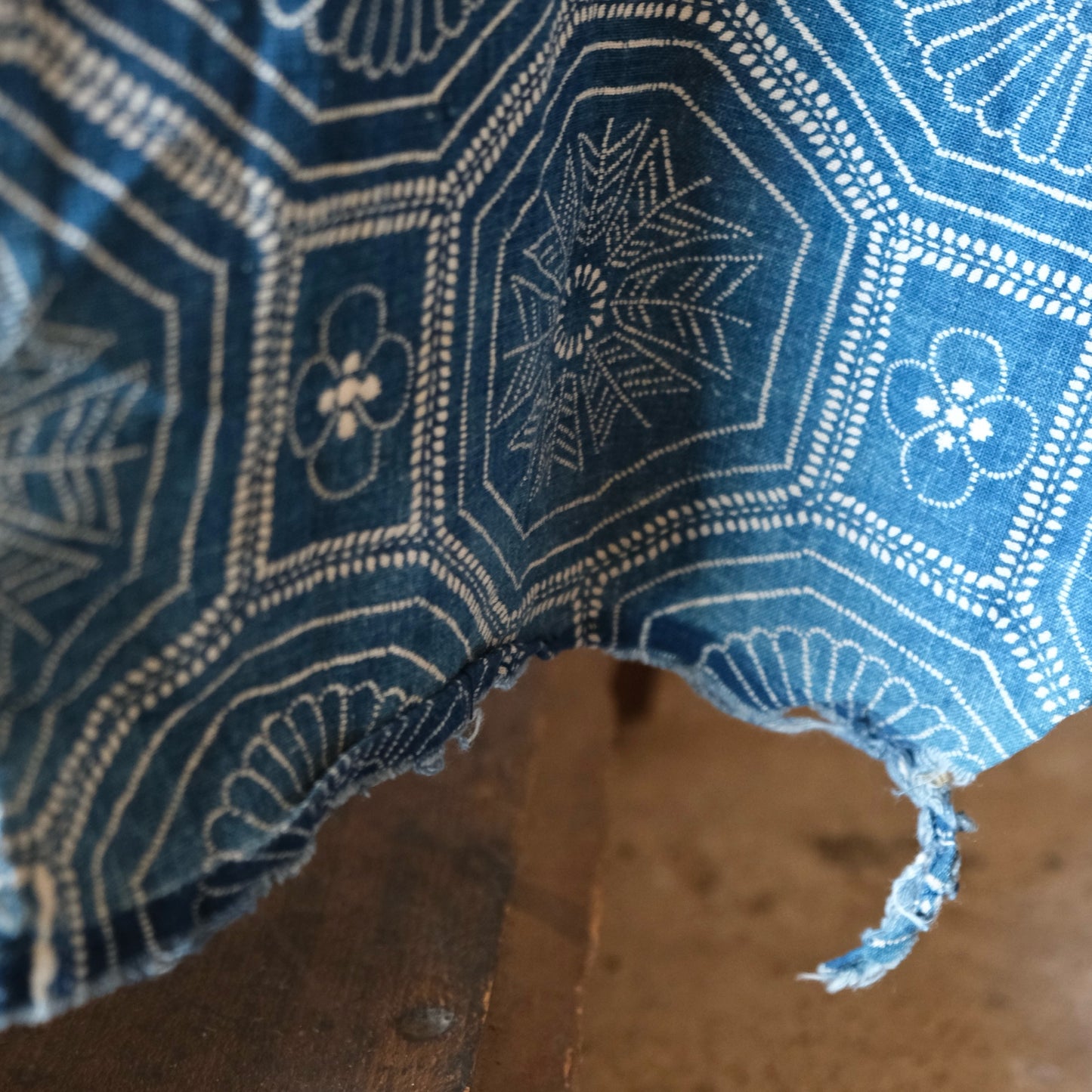 Vintage Japanese Katazome indigo chrysanthemum hexagon textile aizome cloth(b-3)