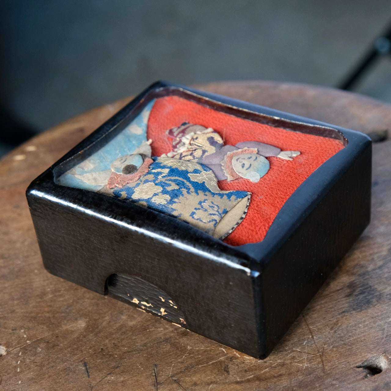 Vintage Japanese 3D box case