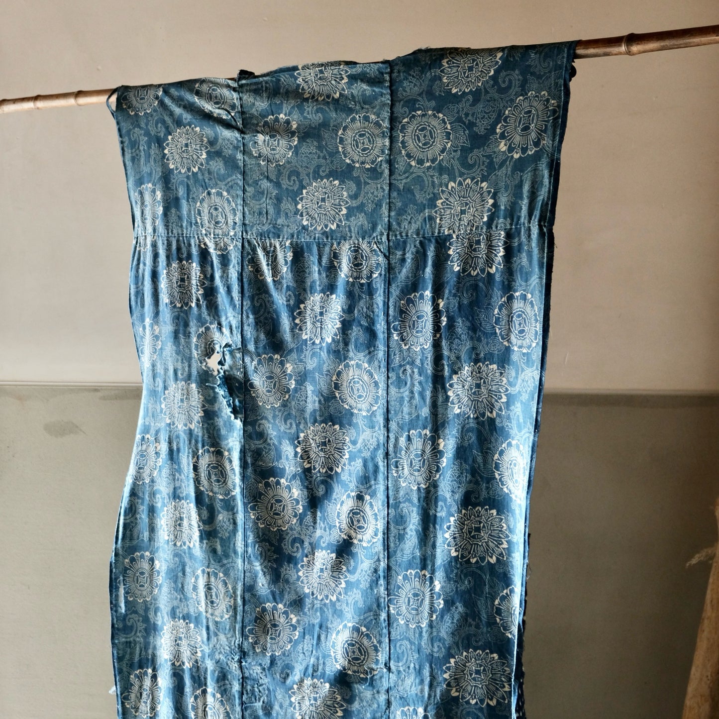 Vintage Japanese Boro Katazome Sashiko indigo-dyed textile chrysanthemum(b-5)