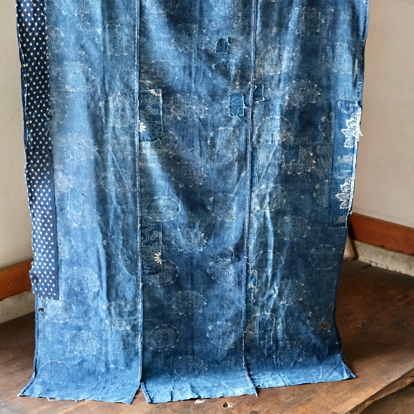 Vintage Japanese Boro Katazome Sashiko indigo-dyed textile chrysanthemum(b-5)