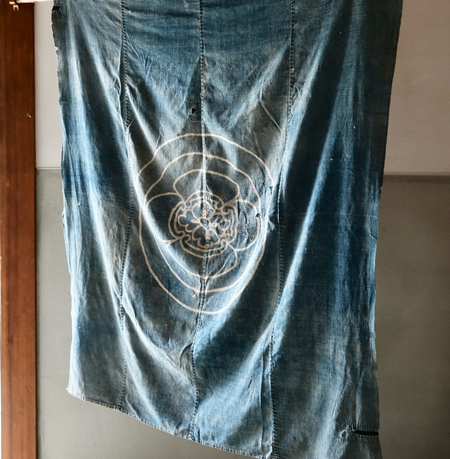 Vintage Japanese Furoshiki Boro family crest indigo dyed textile (b-1)