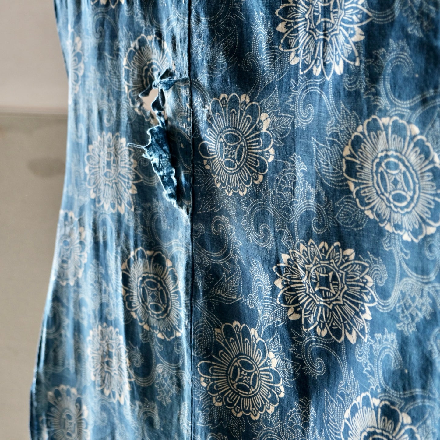 Vintage Japanese Boro Katazome Sashiko indigo-dyed textile chrysanthemum(b-5)