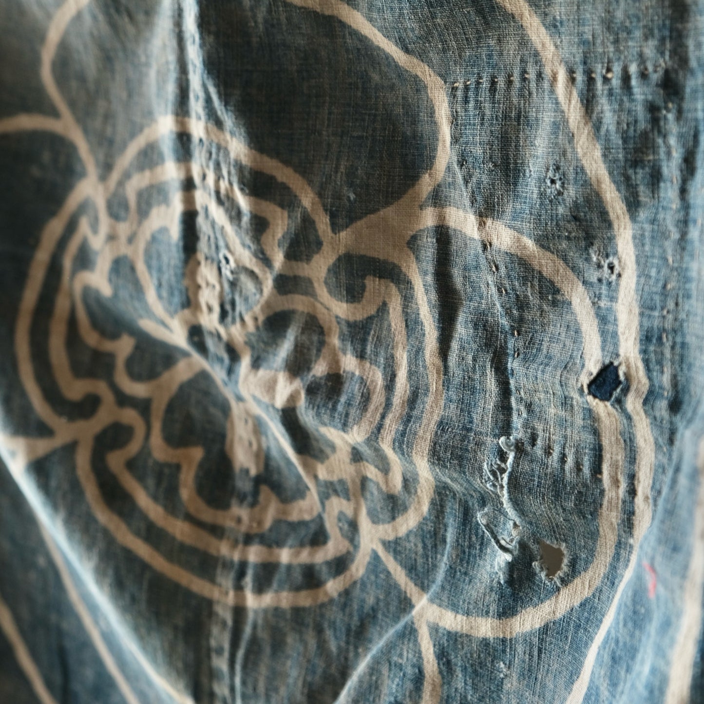 Vintage Japanese Furoshiki Boro family crest indigo dyed textile (b-1)