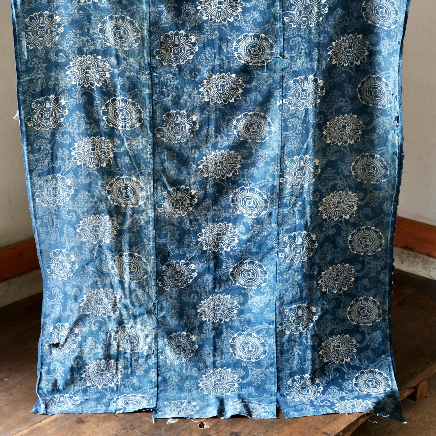 Vintage Japanese Boro Katazome Sashiko indigo-dyed textile chrysanthemum(b-5)