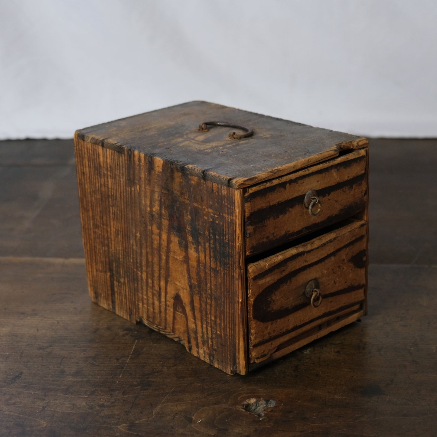 Antique Japanese portable two-drawer chest (c-1), view 4