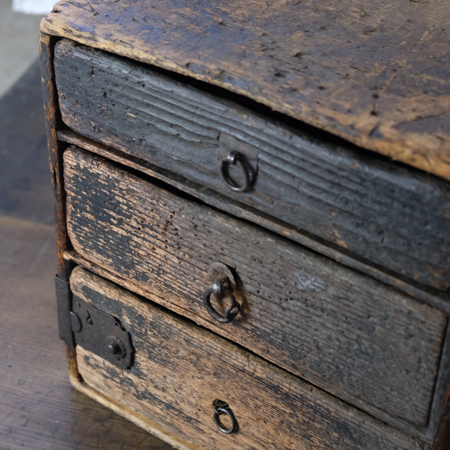 Japanese wooden stationery chest c-12, front wood and metal hardware detail