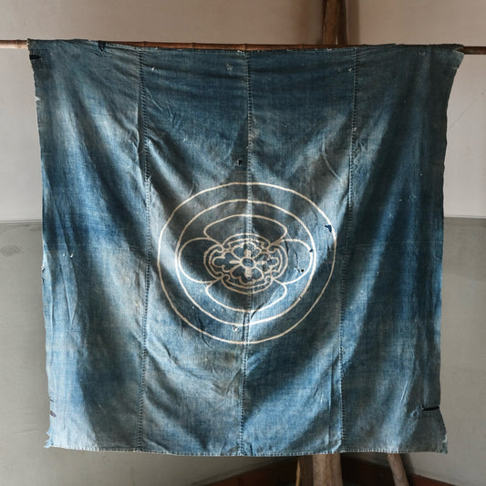 Vintage Japanese Furoshiki Boro family crest indigo dyed textile (b-1)