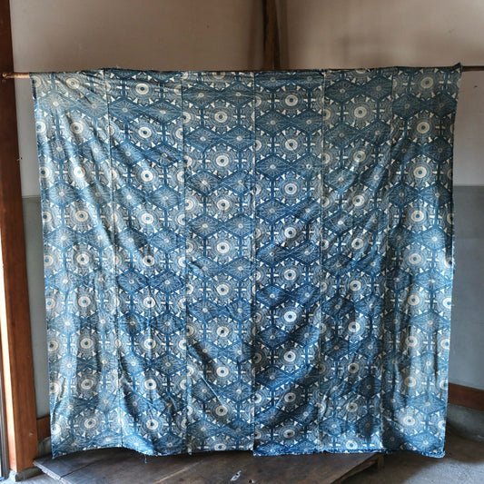 Vintage Japanese Katazome indigo chrysanthemum hexagon textile aizome (b-2)