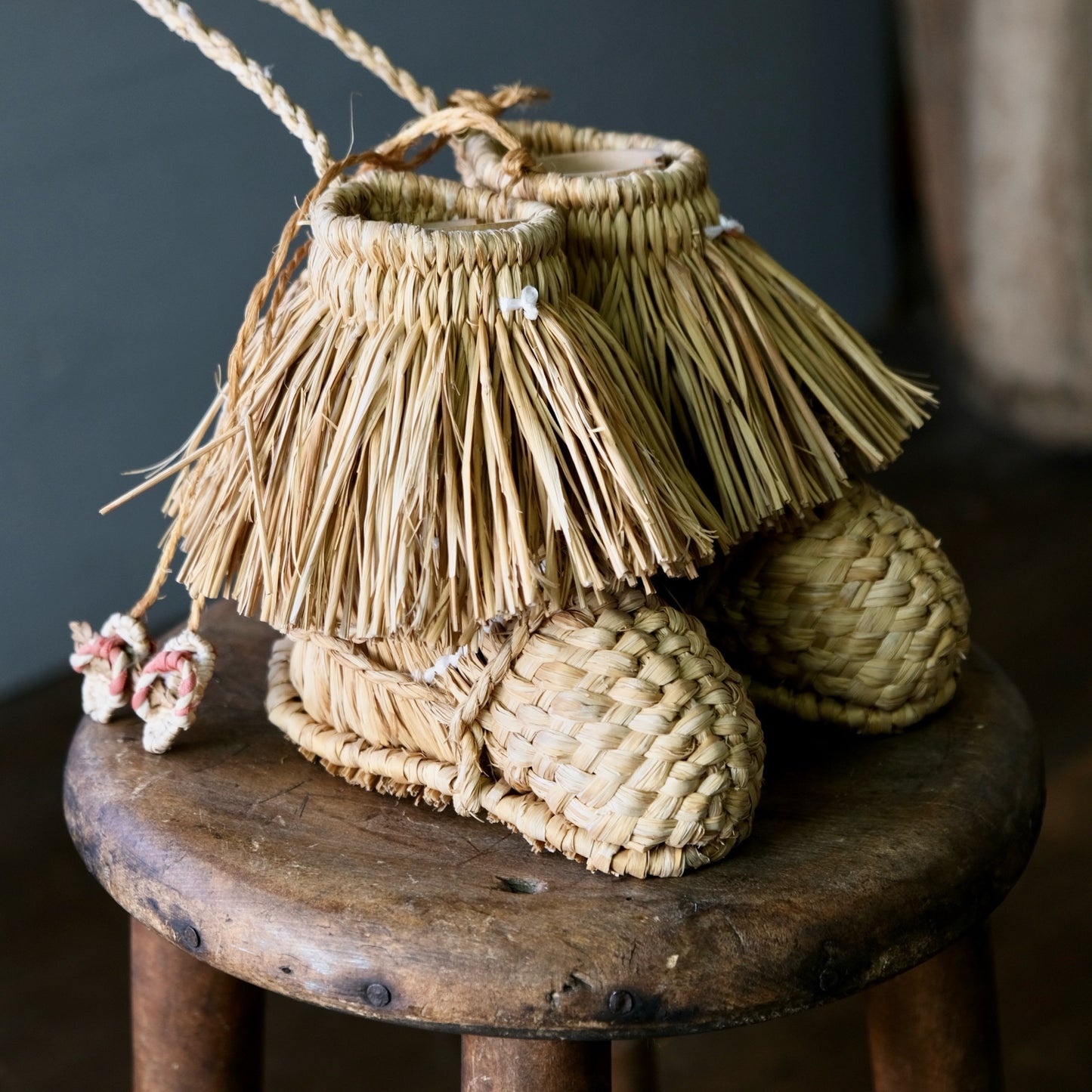 Vintage Japanese Straw Miniature Snow Boots (Yukin-ko Boots) set - Traditional Folk Craft Ornament from Ishikawa (b-60))