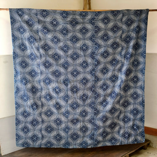 Vintage Japanese Katazome Indigo aizome Rug sashiko- Fine Geometric Pattern & Crisp White Contrast(b-48)