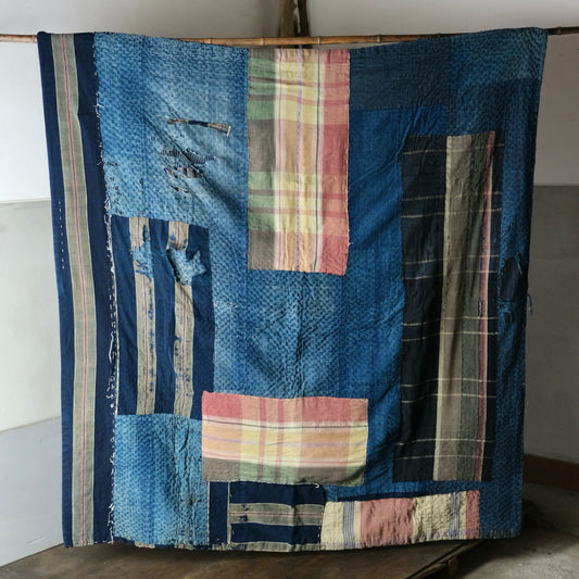 Vintage  Japanese Thick Boro Rug - Reversible Sashiko Patchwork - Wabi-Sabi "Melting" Indigo Textile Art(b-44)