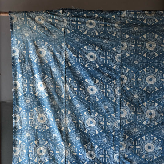 Vintage Japanese Katazome indigo chrysanthemum hexagon textile aizome (b-2)