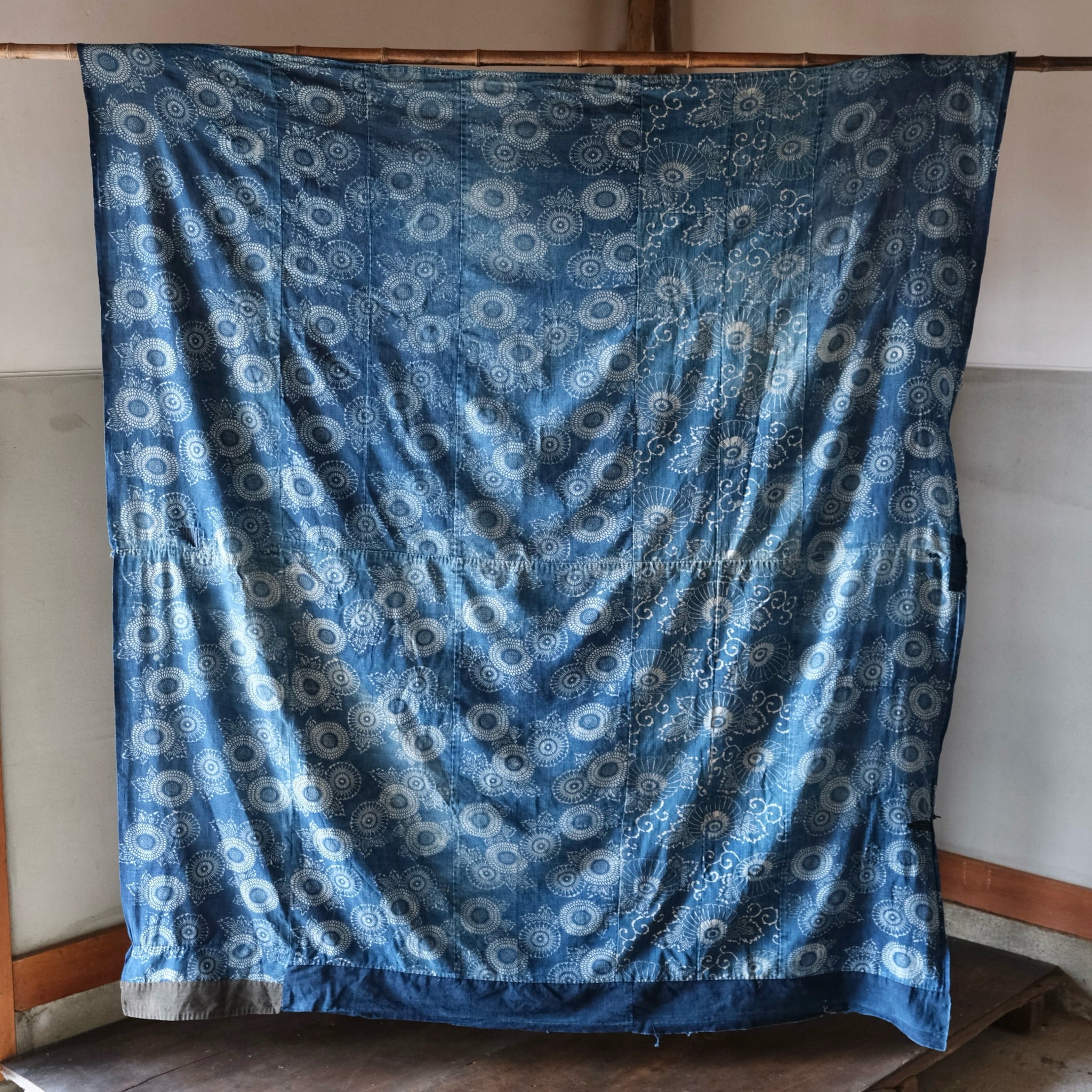 3kg厚手　究極の襤褸敷物　退廃的　boro japan vintage Japanese Vintage Boro Furoshiki with Many Mending Patches